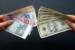 پس از بیست سال؛ ارزش یورو تقریبا با دلار برابر شد