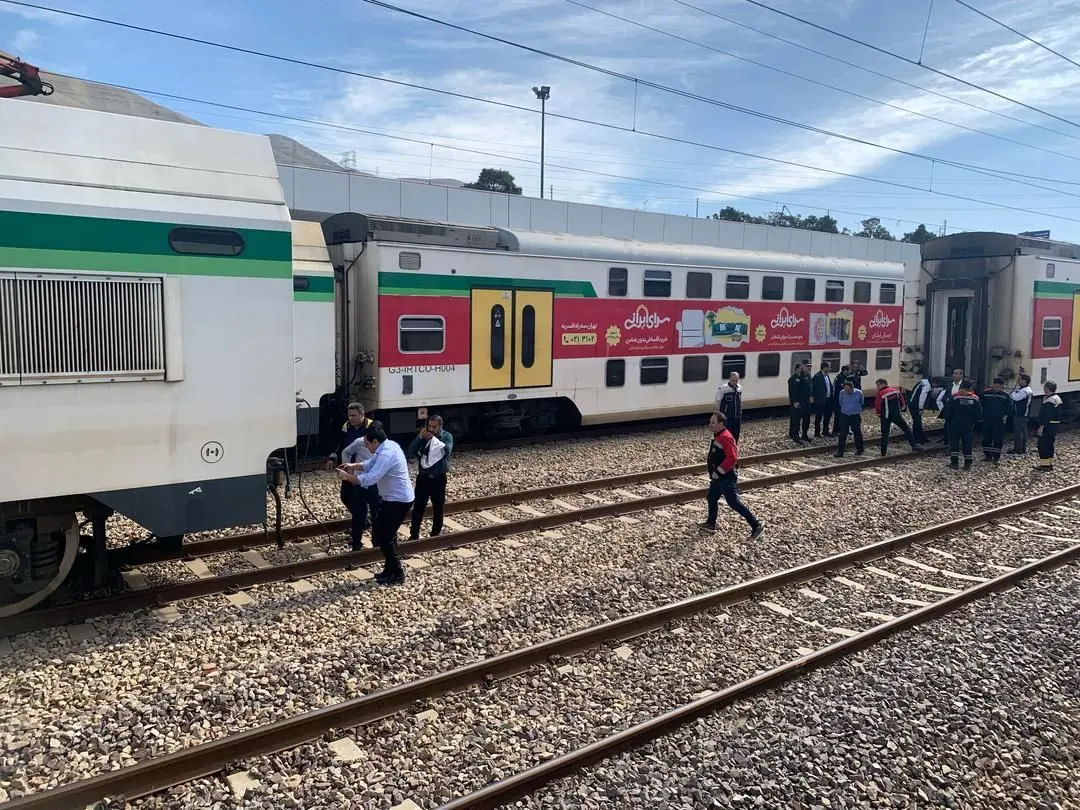 حادثه در خط پنج مترو تهران؛ واگن از لکوموتیو جدا شد