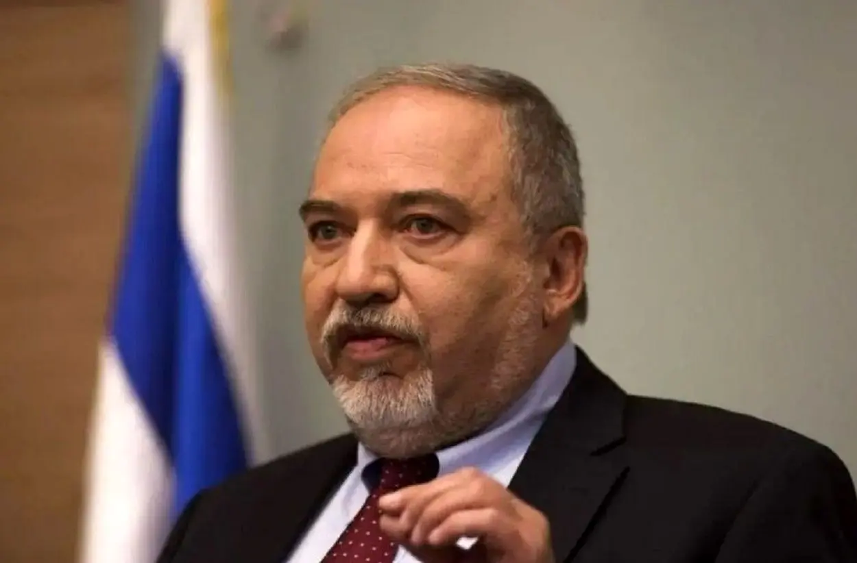 لیبرمن: آمریکا اسرائیل را اداره می‌کند؛ خطر فروپاشی جدی است