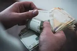 خبر مهم برای کارمندان/ حقوق کارکنان در نیم‌سال دوم افزایش می‌یابد؟