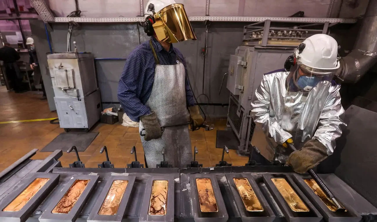 درخشش دوباره طلا در بازار جهانی؛ تحلیلگران از هدف ۴ هزار دلاری می‌گویند