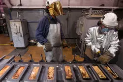 درخشش دوباره طلا در بازار جهانی؛ تحلیلگران از هدف ۴ هزار دلاری می‌گویند