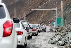 مسافران بخوانند/ ترافیک سنگین در محورهای شمالی/ بارش برف و باران در 12استان کشور 