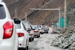 مسافران بخوانند/ ترافیک سنگین در محورهای شمالی/ بارش برف و باران در 12استان کشور 