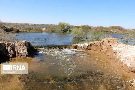 این تالاب کاملا خشک شده است 