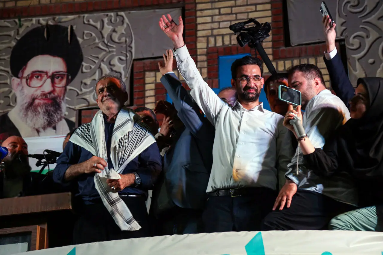 پیشنهاد صریح آذری‌جهرمی به رئیس‌جمهوری برای ترمیم کابینه