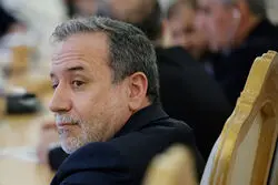 سریال واکنش‌ها پس از دور چهارم مذاکرات/ تکذیب اهدای فرش نفیس به ویتکاف