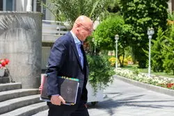 پاس گل دولت و مجلس به دانشجویان متقلب