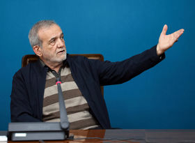 توئیت پزشکیان در پی انفجار در بندر شهید رجایی
