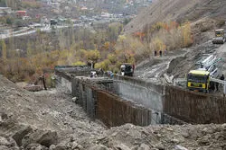 این بزرگراه به آزاد راه ساوه می رسد