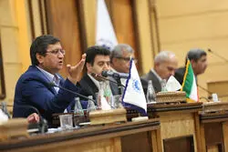 پرسش های همتی درباره دلار 4200