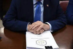 تحولی خارق‌العاده در تاریخ سیاسی آمریکا؛ چرا دادگاه ترامپ را مجرم شناخت؟