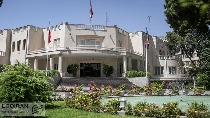 دولت در ایران کوچک است یا کوچک‌نما؟
