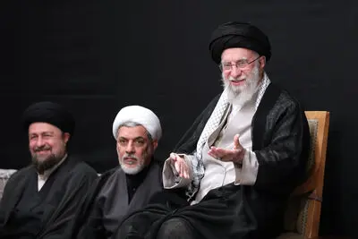 رهبر انقلاب: جمهوری اسلامی استحکام بی‌نظیر پایه‌های نظام را به دنیا نشان داد