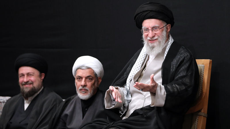 رهبر انقلاب: جمهوری اسلامی استحکام بی‌نظیر پایه‌های نظام را به دنیا نشان داد