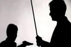 پدر دانش‌آموز مورد ضرب و شتم قرار گرفته قزوینی: مدیر منکر ماجراست اما شاهد داریم/ مدرسه جای آموزش است یا تنبیه؟