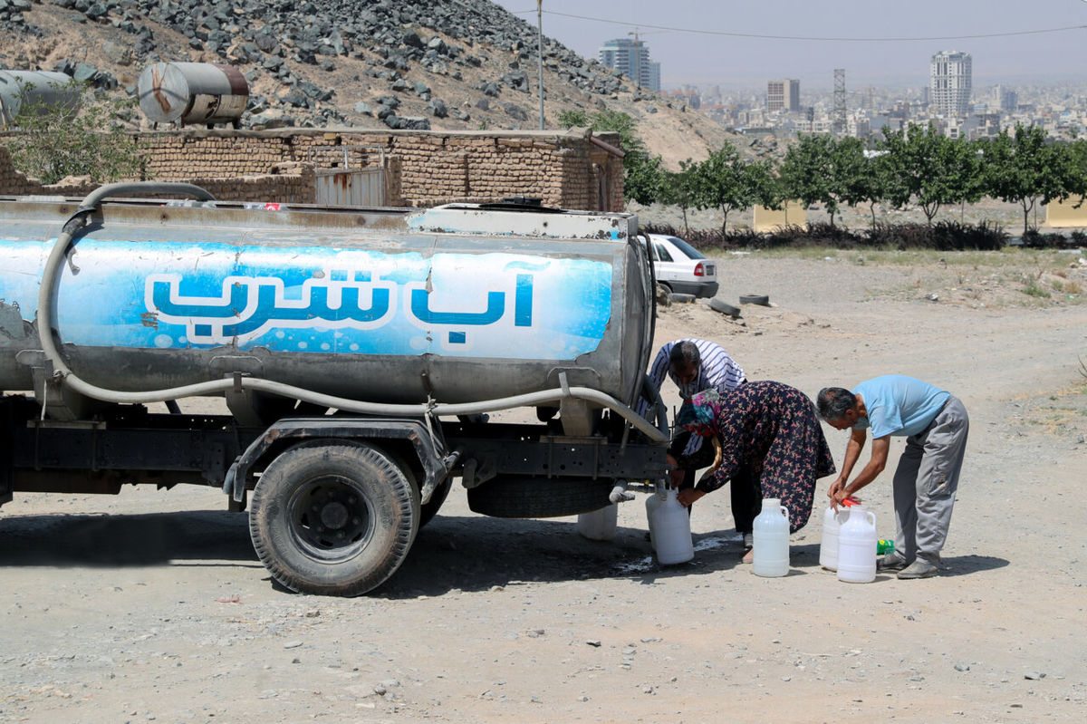 پیشرفت ۹۰ درصدی انتقال آب دریای عمان به اصفهان/ چالشهای خشکسالی 2 استان مرکزی ایران