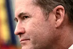 سقوط مشاور امنیت ملی که شدیدا به دنبال حمله به ایران بود/ ترامپ اصلا به شورای امنیت ملی نیاز دارد؟