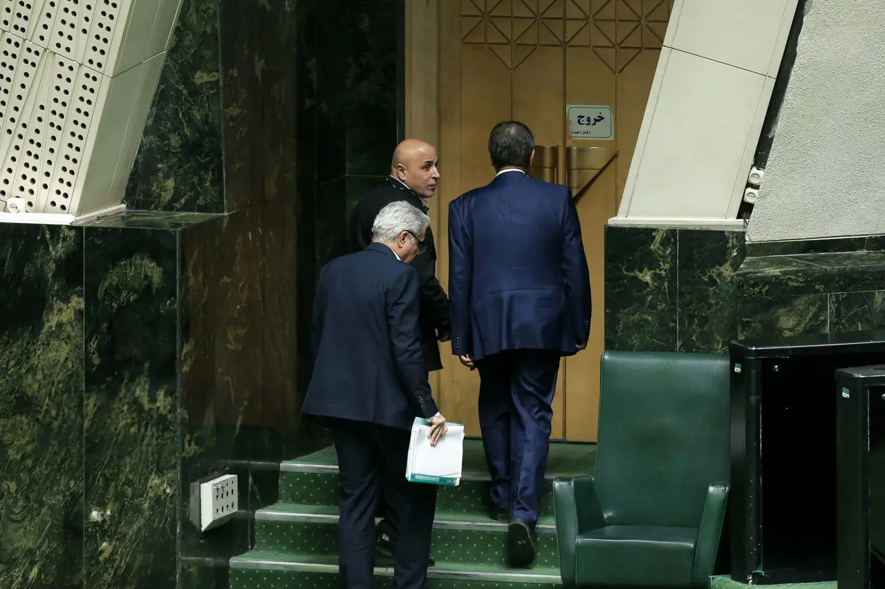 واکنش تند بهارستان به سخنان وزیر سابق اقتصاد/ ماجرا چه بود؟