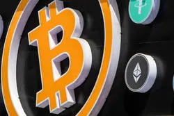 شاخص دلار چه تأثیری بر بازار کریپتو دارد؟ 