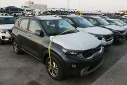 ترس بازار ارز از واردات خودرو
