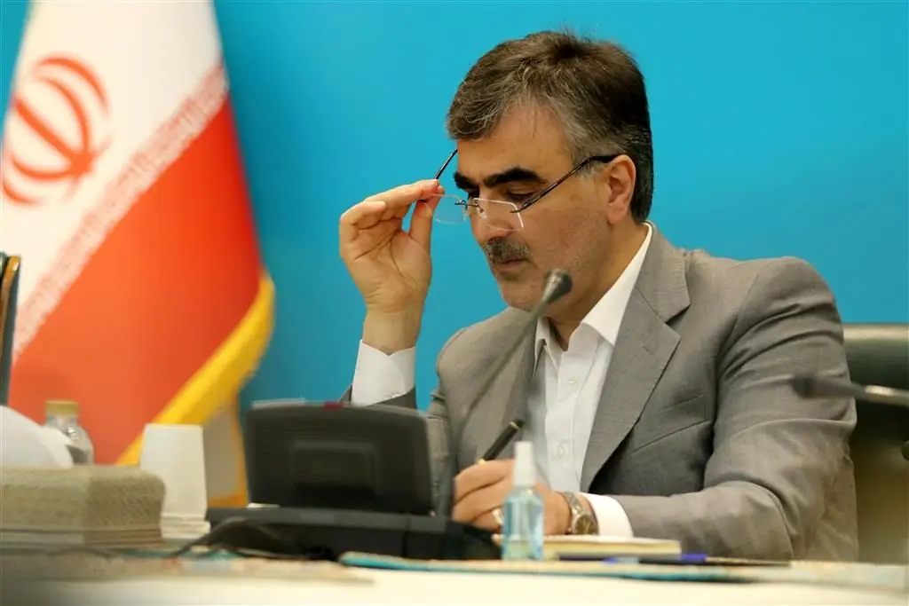 نامه مبهم فرزین برای بازار سهام