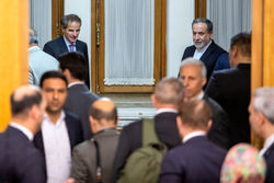 عراقچی خطاب به گروسی: پاسخ قاطعی به این تجاوز خواهیم داد