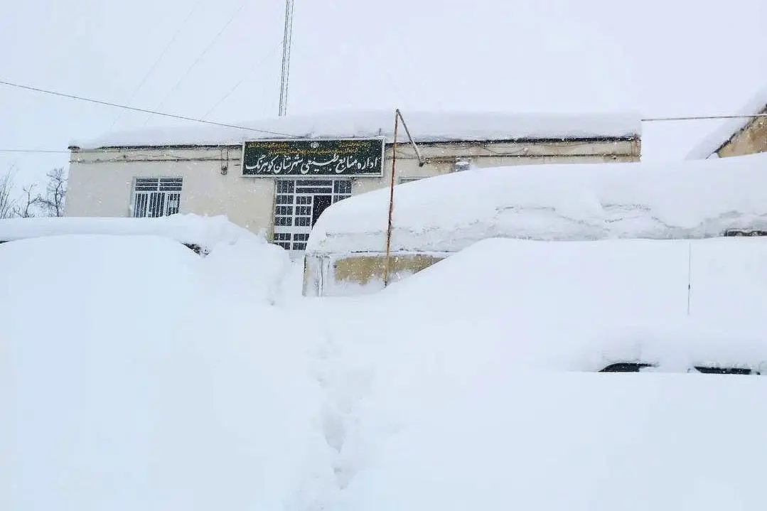 کوهرنگ؛ وضعیت قرمز زیر برف سفید