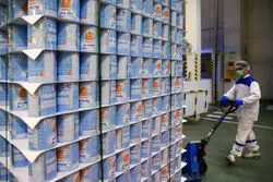 افزایش تقاضای شیرخشک در برخی استان‌ها/ مردم تنها به میزان نیاز مصرفی دارو تهیه کنند