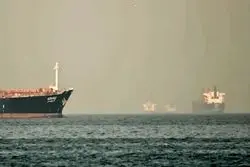  نیروی دریایی آمریکا در توقیف یک کشتی ایران شکست خورد/ این کشتی از دریای عمان عبور کرد و به ایران رسید