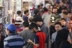یک کارشناس اقتصادی: قدرت خرید قشر حقوق‌بگیر ۸۰ درصد کاهش یافته است/ کالاها با نرخ دلار ۵۰۰ هزار تومانی به دست مردم می‌رسد/جای تعجب است که برخی مسئولان اقتصاد را اولویت نمی‌دانند