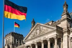  آلمان به شهروندان خود در تل‌آویو و بیروت هشدار داد/بسته شدن حریم هوایی به دلیل حملات احتمالی ایران
