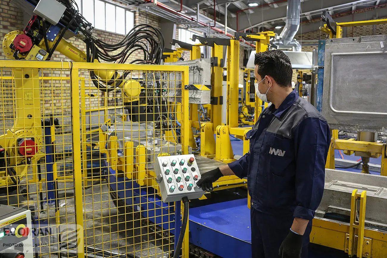 بررسی شرایط تولید در شهریور 1402؛ اثر منفی مهاجرت بر نیروی کار