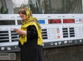 قدرت‌نمایی جناح کاهشی در بازار دلار