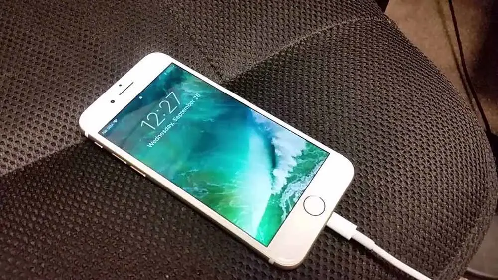 با گوشی در حال شارژ کار کنیم یا نه؟