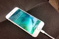 با گوشی در حال شارژ کار کنیم یا نه؟