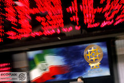 سرخی بازار سرمایه ادامه می یابد؟ / سرمایه گذاران بورسی در برزخ 