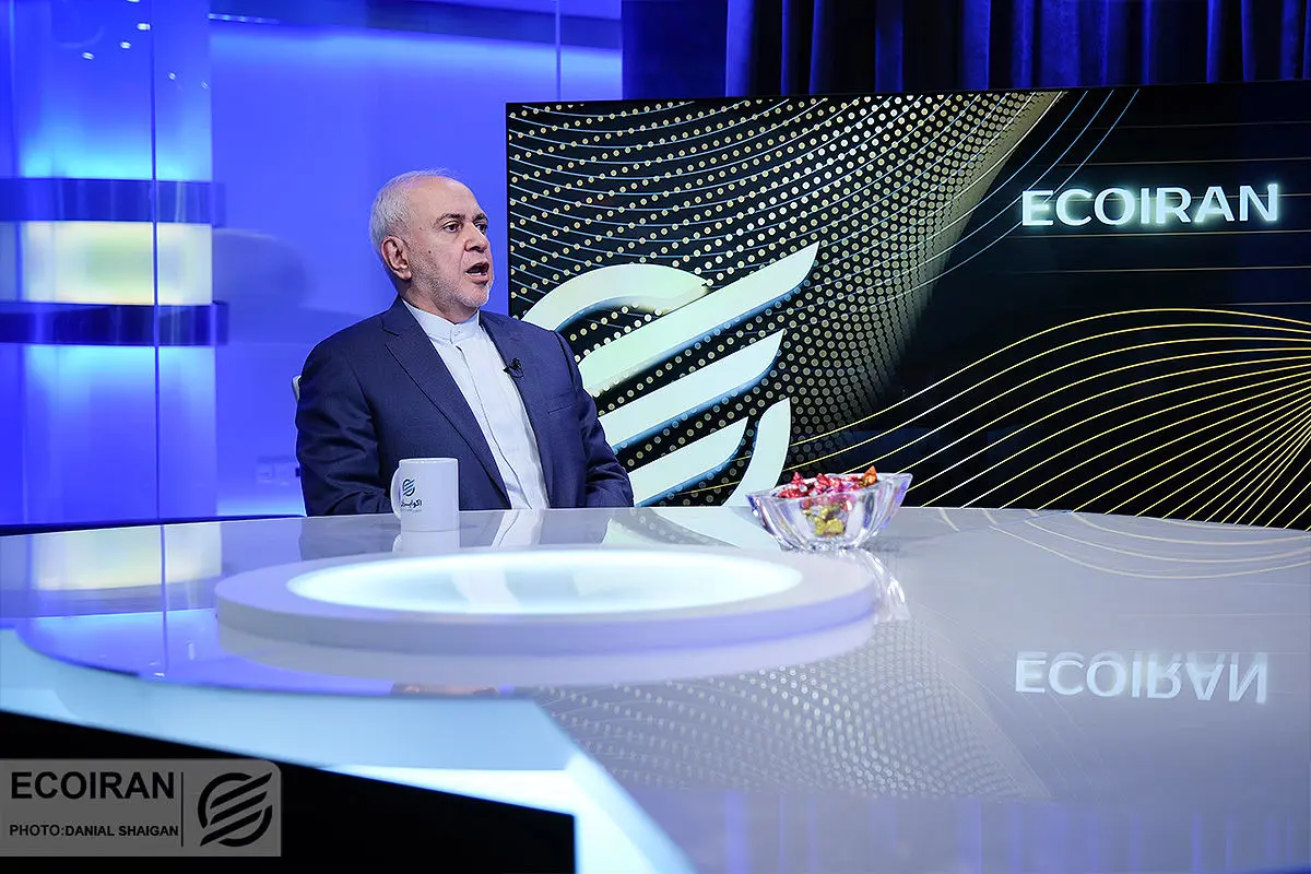 ظریف: خروج یا حتی اعلام خروج از NPT به معنای ساخت بمب نیست؛ بلکه به این معناست که ایران نمی‌خواهد در یک توافق کاملاً یک‌طرفه باقی بماند