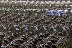 اهدای نماد ارتش به علی لاریجانی و عباس عراقچی