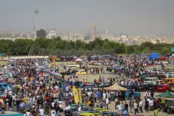 شادی مردم در همایش خودروهای کلاسیک، صدای وزیر ورزش را درآورد