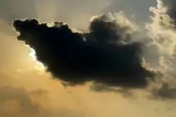 ابرها در آسمان هرمزگان به شکل نقشۀ ایران درآمدند + ویدیو