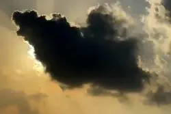 ابرها در آسمان هرمزگان به شکل نقشۀ ایران درآمدند + ویدیو