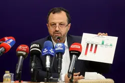 کنایه خاندوزی به دولت روحانی / وزیر اقتصاد: چشم‌انداز اقتصادی کشور روشن است