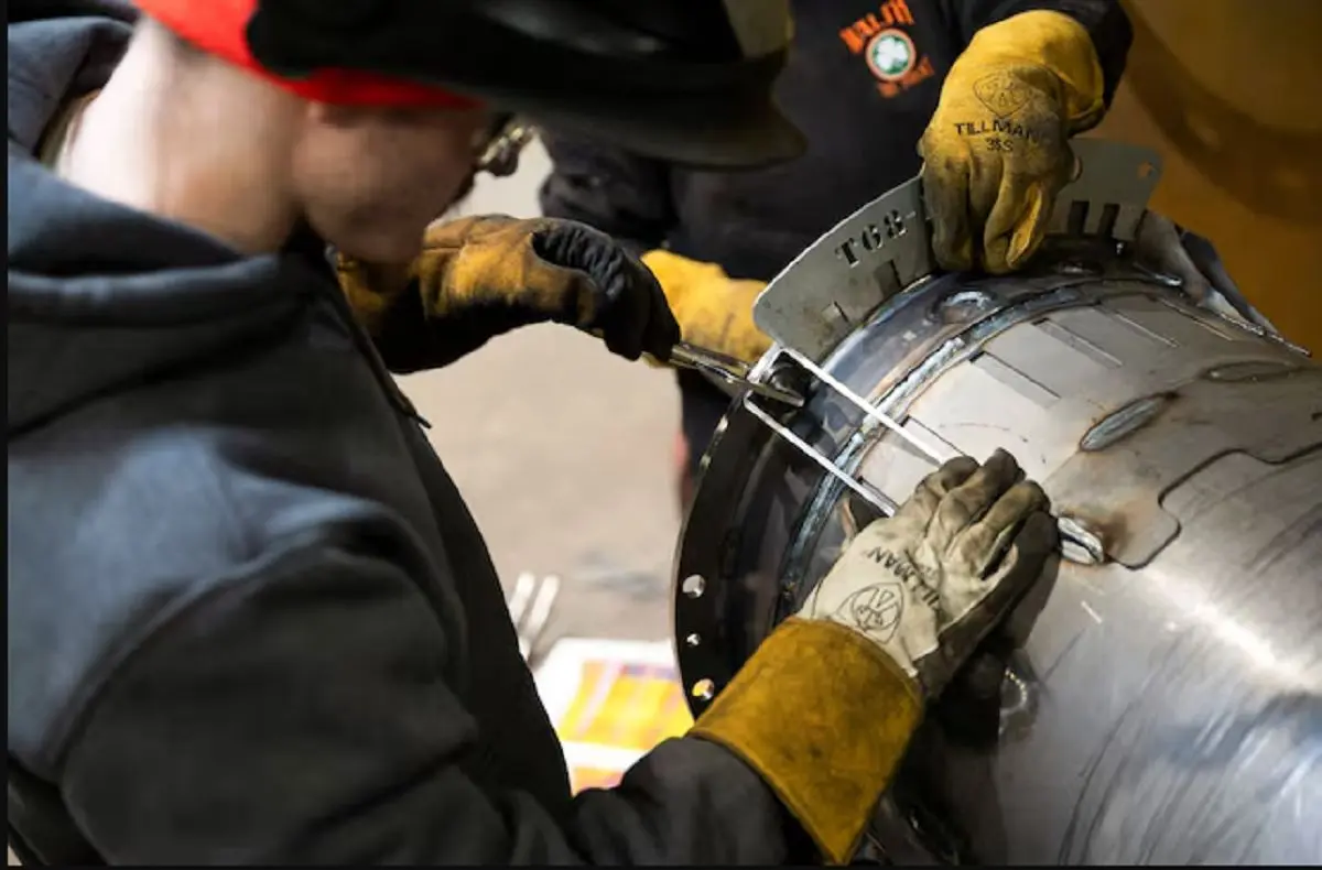 تعرفه‌های ترامپ صنعت را تحت فشار گذاشت