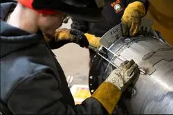 تعرفه‌های ترامپ صنعت را تحت فشار گذاشت