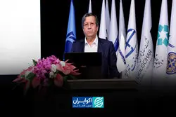 همتی: درآمد واقعی ایرانیان در ۱۳ سال تقریباً نصف شده است