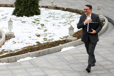 خبر مهم رئیس سازمان اداری و استخدامی برای کارمندان/ صبحانه خوردن در ادارات ممنوع شد