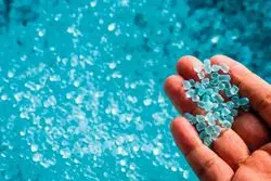 سقوط نفتا، محصولات پلیمری را ارزان کرد