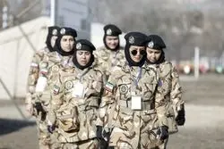عکس | تصویر جالب خبرگزاری ایرنا از یک دختر جوان با لباس نظامی در تهران