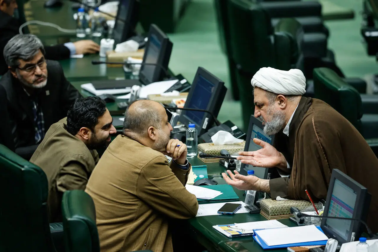 رسایی:سفر مسئول آژانس خلاف مصوبه همکاری مشروط است